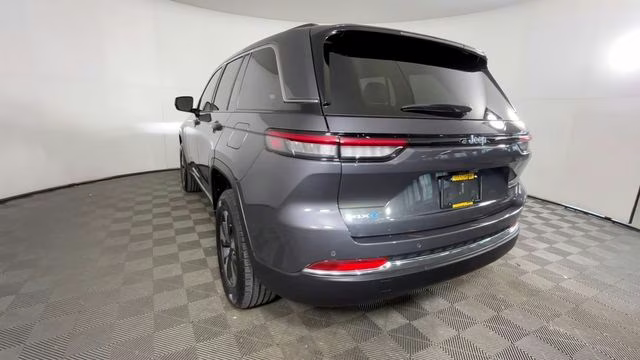 2024 Baltic Gray Metallic Clearcoat Jeep Grand Cherokee 4xe 4X4 SUV