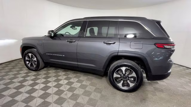 2024 Baltic Gray Metallic Clearcoat Jeep Grand Cherokee 4xe 4X4 SUV