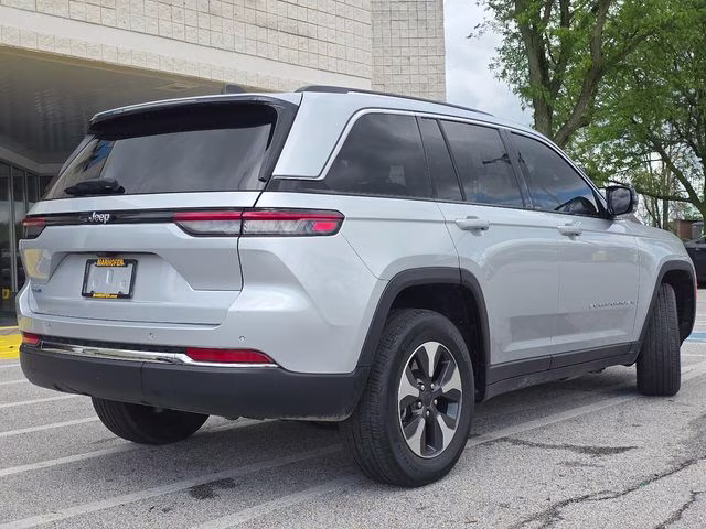 2023 Silver Zynith Jeep Grand Cherokee 4xe 4X4 SUV