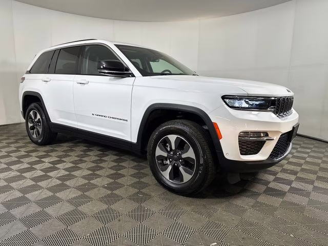 2023 Bright White Clearcoat Jeep Grand Cherokee 4xe 4X4 SUV