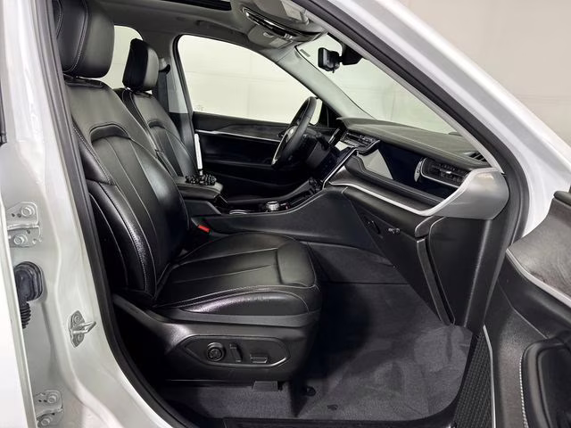 2023 Bright White Clearcoat Jeep Grand Cherokee 4xe 4X4 SUV