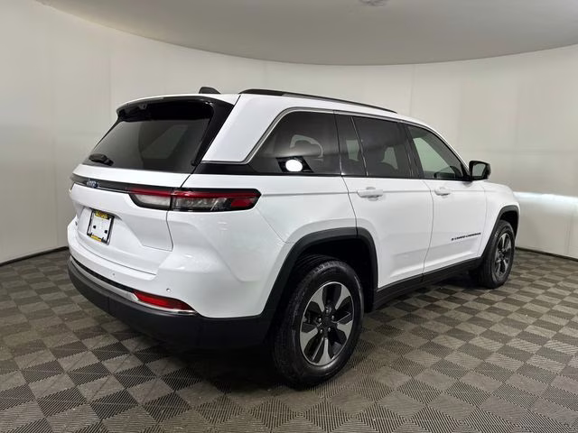 2023 Bright White Clearcoat Jeep Grand Cherokee 4xe 4X4 SUV
