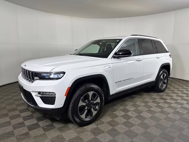2023 Bright White Clearcoat Jeep Grand Cherokee 4xe 4X4 SUV
