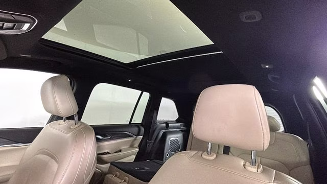 2023 Diamond Black Crystal Pearlcoat Jeep Grand Cherokee 4xe 4X4 SUV