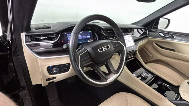 2023 Diamond Black Crystal Pearlcoat Jeep Grand Cherokee 4xe 4X4 SUV
