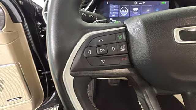 2023 Diamond Black Crystal Pearlcoat Jeep Grand Cherokee 4xe 4X4 SUV