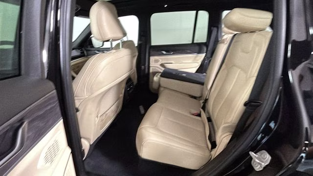 2023 Diamond Black Crystal Pearlcoat Jeep Grand Cherokee 4xe 4X4 SUV