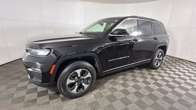 2023 Diamond Black Crystal Pearlcoat Jeep Grand Cherokee 4xe 4X4 SUV