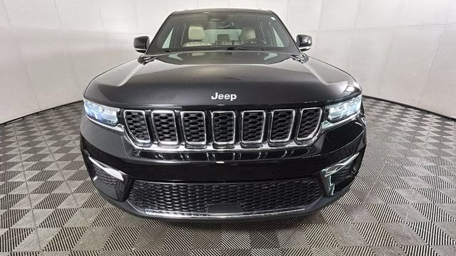 2023 Diamond Black Crystal Pearlcoat Jeep Grand Cherokee 4xe 4X4 SUV