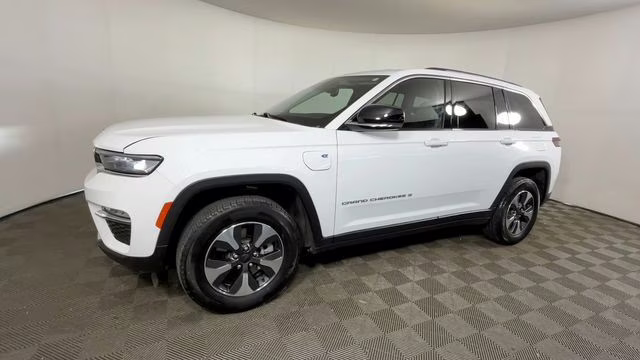 2023 Bright White Clearcoat Jeep Grand Cherokee 4xe 4X4 SUV