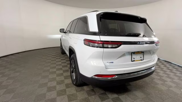 2023 Bright White Clearcoat Jeep Grand Cherokee 4xe 4X4 SUV