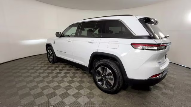 2023 Bright White Clearcoat Jeep Grand Cherokee 4xe 4X4 SUV