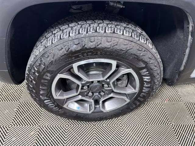 2023 Silver Zynith Jeep Grand Cherokee Trailhawk 4xe 4X4 SUV