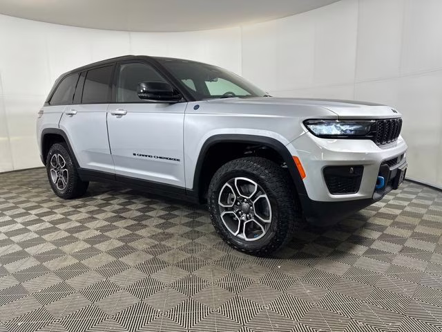 2023 Silver Zynith Jeep Grand Cherokee Trailhawk 4xe 4X4 SUV