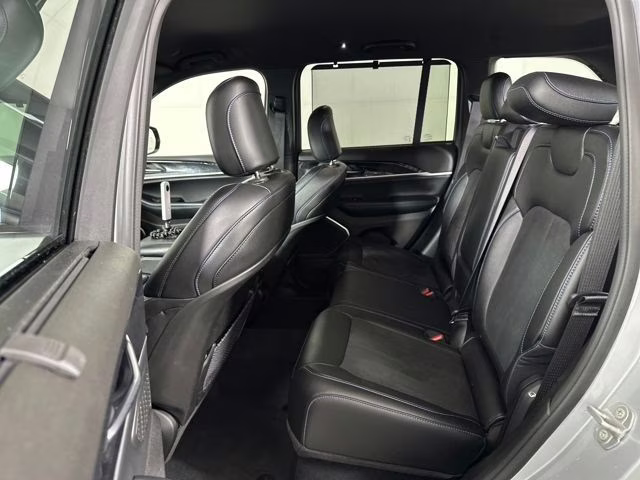 2023 Silver Zynith Jeep Grand Cherokee Trailhawk 4xe 4X4 SUV
