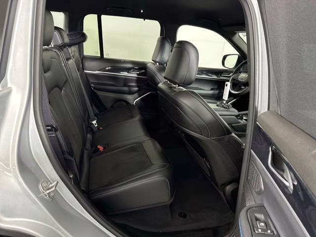 2023 Silver Zynith Jeep Grand Cherokee Trailhawk 4xe 4X4 SUV