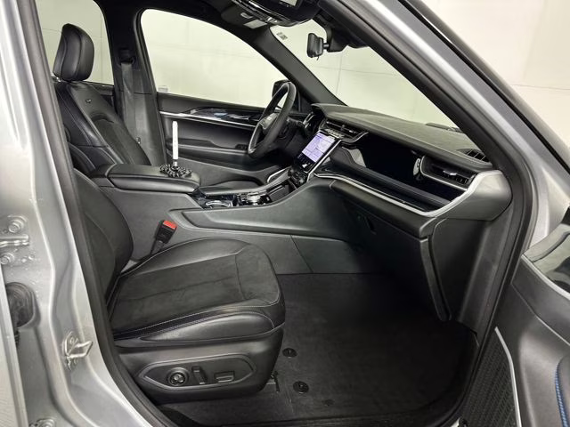 2023 Silver Zynith Jeep Grand Cherokee Trailhawk 4xe 4X4 SUV