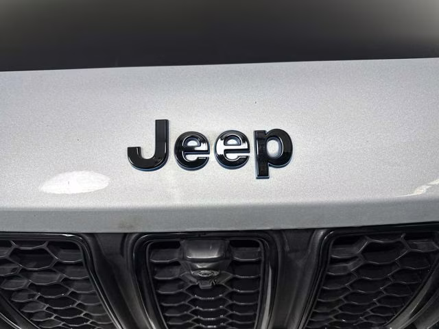 2023 Silver Zynith Jeep Grand Cherokee Trailhawk 4xe 4X4 SUV