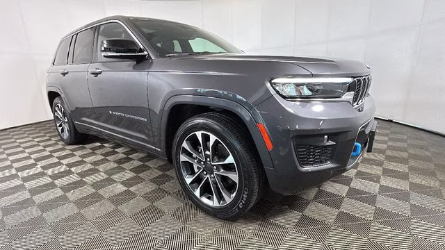 2023 Baltic Gray Metallic Clearcoat Jeep Grand Cherokee Overland 4xe 4X4 SUV
