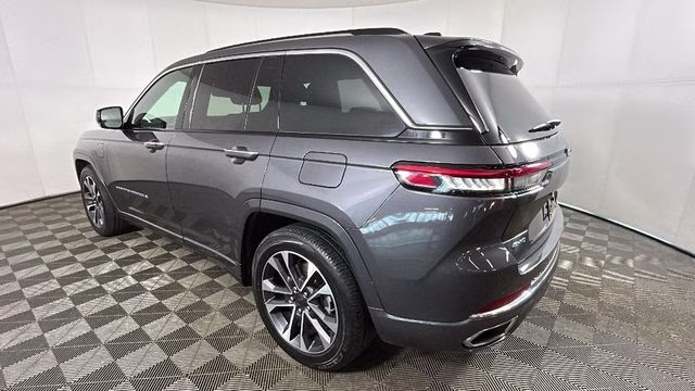 2023 Baltic Gray Metallic Clearcoat Jeep Grand Cherokee Overland 4xe 4X4 SUV