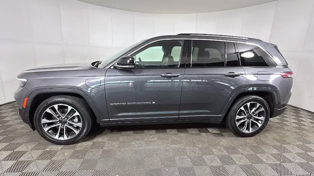 2023 Baltic Gray Metallic Clearcoat Jeep Grand Cherokee Overland 4xe 4X4 SUV