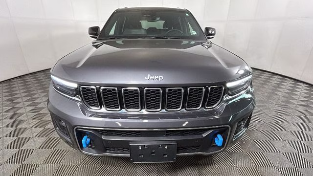 2023 Baltic Gray Metallic Clearcoat Jeep Grand Cherokee Overland 4xe 4X4 SUV