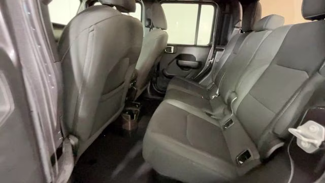 2022 Granite Crystal Metallic Clearcoat Jeep Gladiator Willys 4X4 Truck