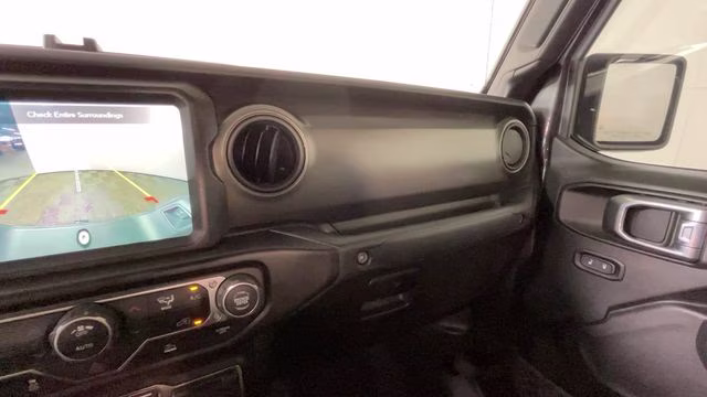 2022 Granite Crystal Metallic Clearcoat Jeep Gladiator Willys 4X4 Truck
