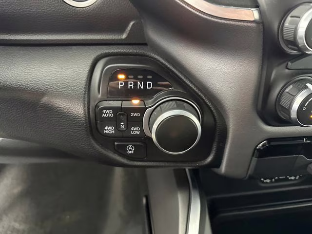 2024 Granite Crystal Metallic Clearcoat Ram 1500 Big Horn/Lone Star 4X4 Truck
