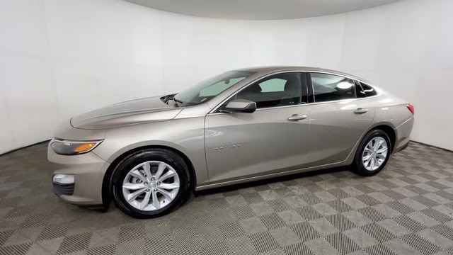 2024 Mineral Gray Metallic Chevrolet Malibu LT FWD Sedan