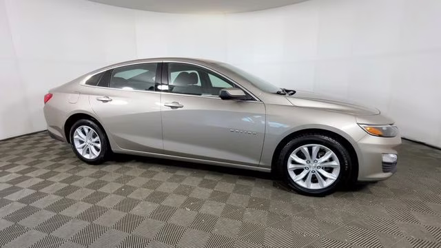 2024 Mineral Gray Metallic Chevrolet Malibu LT FWD Sedan
