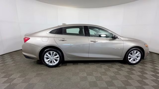 2024 Mineral Gray Metallic Chevrolet Malibu LT FWD Sedan