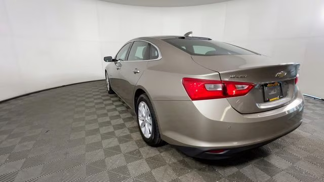 2024 Mineral Gray Metallic Chevrolet Malibu LT FWD Sedan