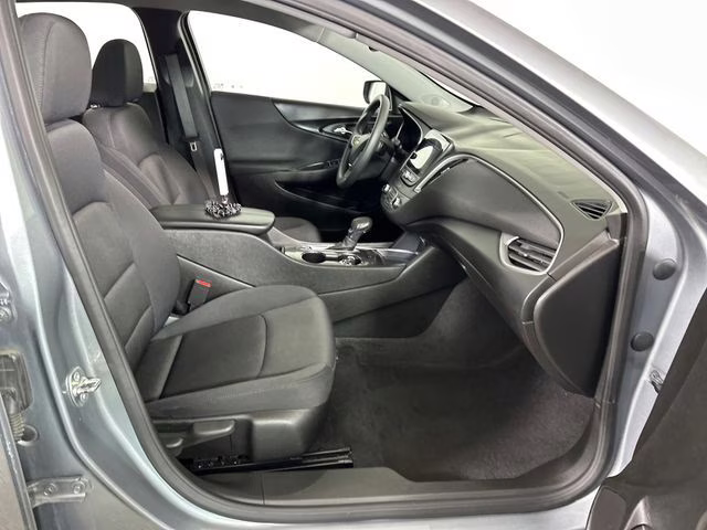 2024 Sterling Gray Metallic Chevrolet Malibu LT FWD Sedan