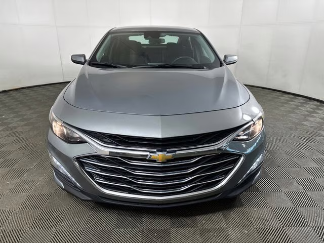 2024 Sterling Gray Metallic Chevrolet Malibu LT FWD Sedan