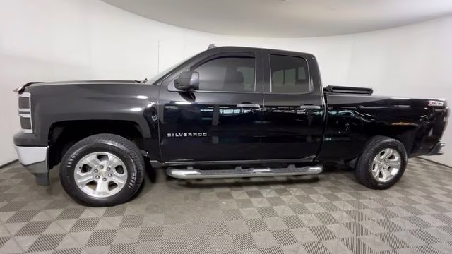 2014 Black Chevrolet Silverado 1500 LT 4X4 Truck