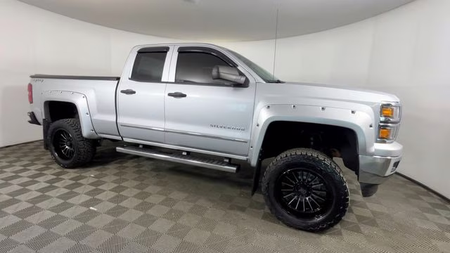2014 Silver Ice Metallic Chevrolet Silverado 1500 LT 4X4 Truck