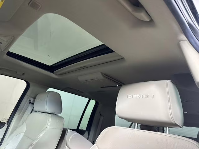 2019 Onyx Black GMC Yukon XL Denali 4X4 SUV