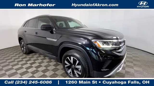 2022 Deep Black Pearl Volkswagen Atlas Cross Sport 2.0T SE FWD SUV