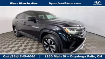 2022 Deep Black Pearl Volkswagen Atlas Cross Sport 2.0T SE FWD SUV