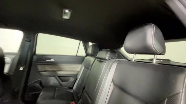 2022 Deep Black Pearl Volkswagen Atlas Cross Sport 2.0T SE FWD SUV