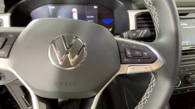 2022 Deep Black Pearl Volkswagen Atlas Cross Sport 2.0T SE FWD SUV