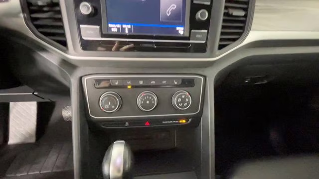 2022 Deep Black Pearl Volkswagen Atlas Cross Sport 2.0T SE FWD SUV