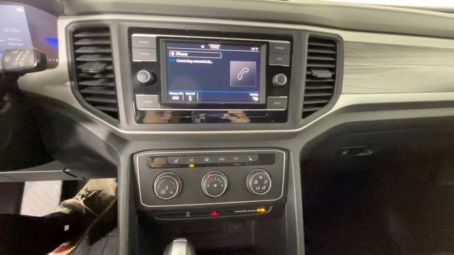 2022 Deep Black Pearl Volkswagen Atlas Cross Sport 2.0T SE FWD SUV