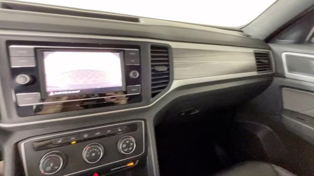 2022 Deep Black Pearl Volkswagen Atlas Cross Sport 2.0T SE FWD SUV