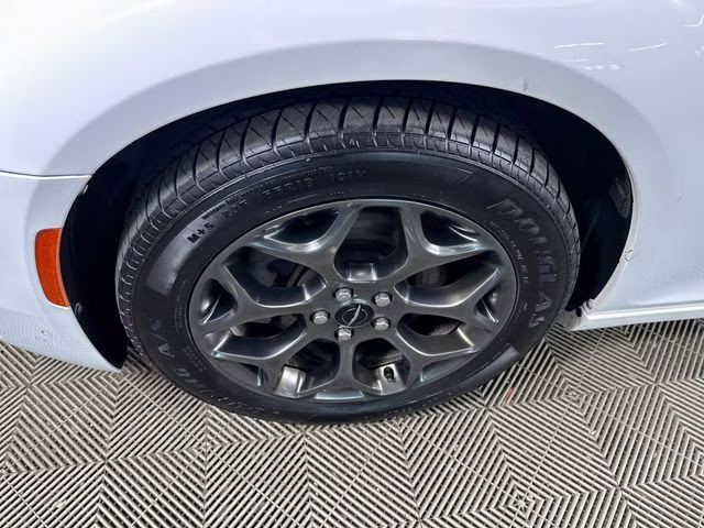 2018 Bright White Clearcoat Chrysler 300 S AWD Sedan