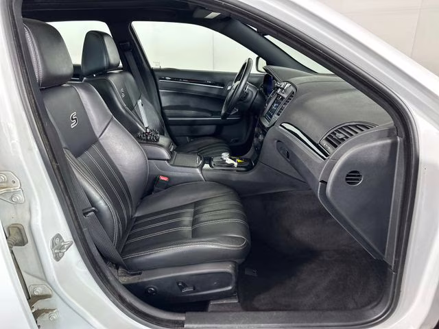 2018 Bright White Clearcoat Chrysler 300 S AWD Sedan