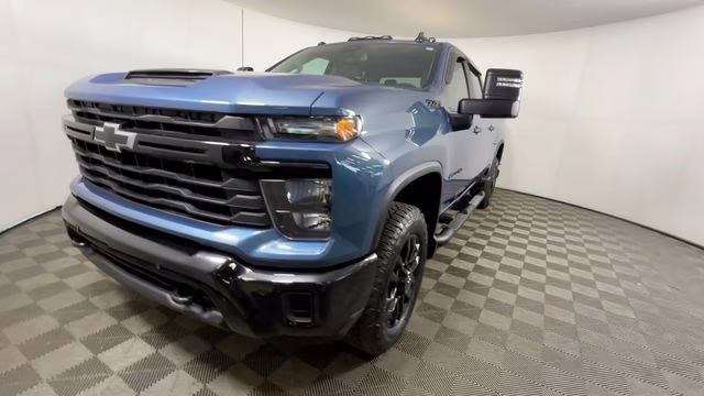 2025 Lakeshore Blue Metallic Chevrolet Silverado 2500HD Custom 4X4 Truck