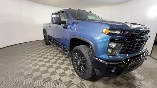 2025 Lakeshore Blue Metallic Chevrolet Silverado 2500HD Custom 4X4 Truck