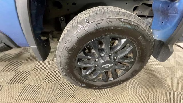 2025 Lakeshore Blue Metallic Chevrolet Silverado 2500HD Custom 4X4 Truck